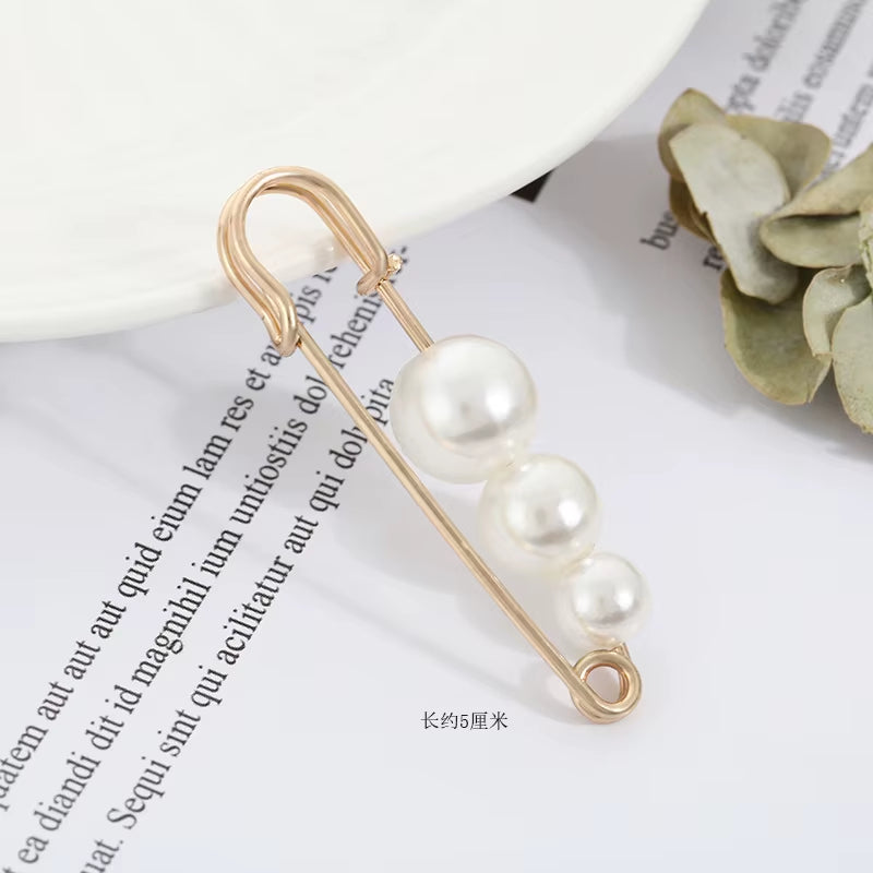 π BlingNtecH Luxe Pearl Spark Waist Pin β Where Elegance Meets Modern Glam π