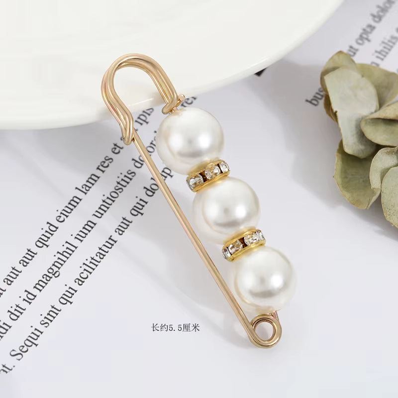 π BlingNtecH Luxe Pearl Spark Waist Pin β Where Elegance Meets Modern Glam π